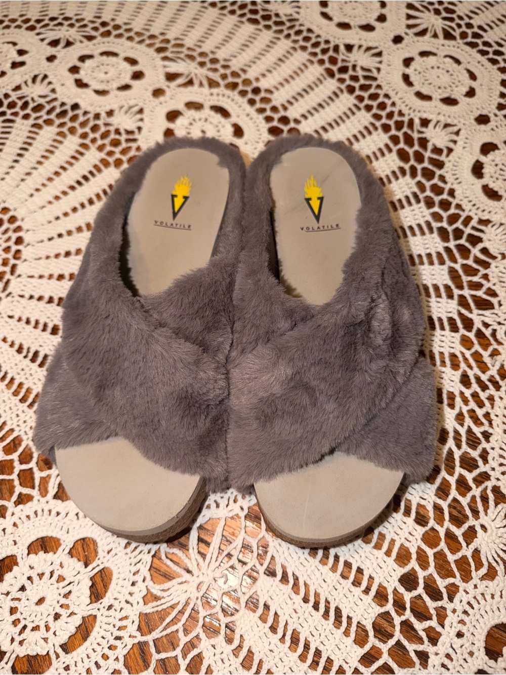 Volatile Women's Gray Plush Crossband Slide Slippers size 8